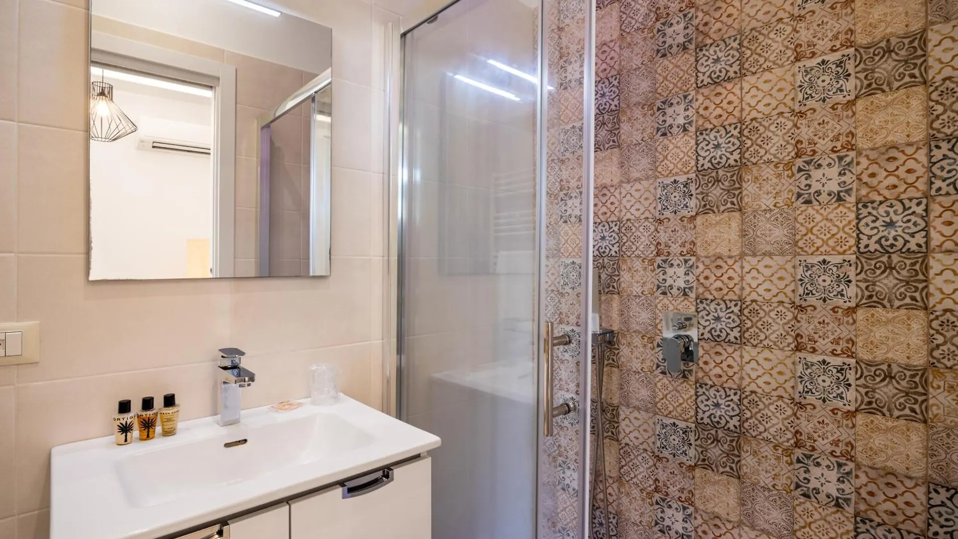 Sister'S Suite Apartment Palermo 0*,